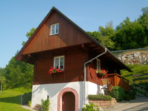 Ferienhaus_-_Aussenansicht_3.jpg