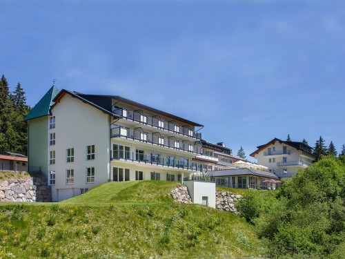 belchenhotel-sommer.jpg