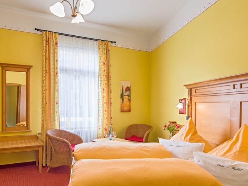 doppelzimmer-dom-hotel-st-blasien.jpg