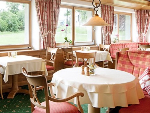 gasthaus-roessle-stube-ausschnittcc-1.jpg