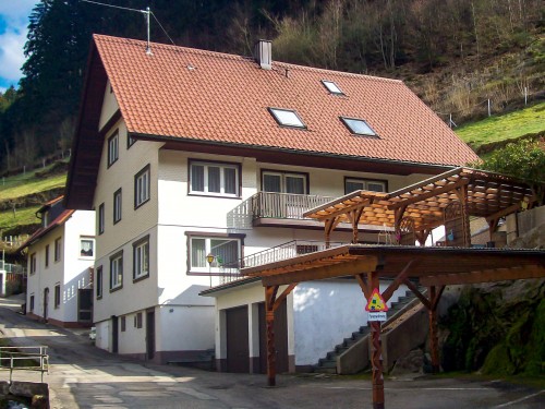 ansicht-haus-sommer.jpg