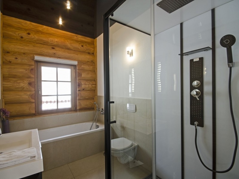Luxus-Ferienhaus Blockhaus Chalet mit Sauna, Fussbodenheizung, Kamin