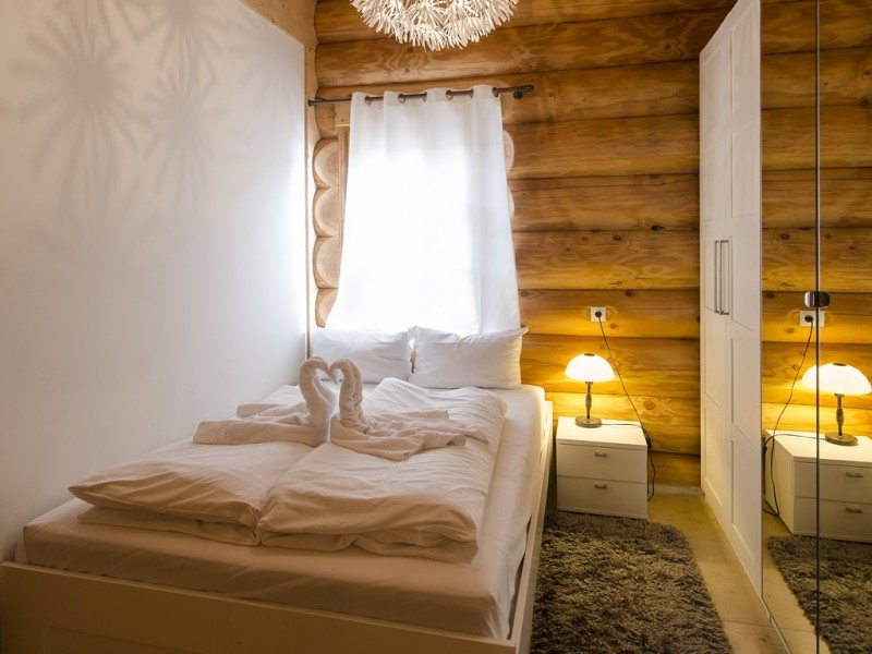 Luxus-Ferienhaus Blockhaus Chalet mit Sauna, Fussbodenheizung, Kamin