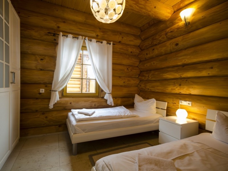 Luxus-Ferienhaus Blockhaus Chalet mit Sauna, Fussbodenheizung, Kamin
