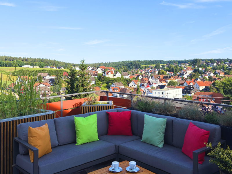 Dachterrasse_mit_Kaffee.png