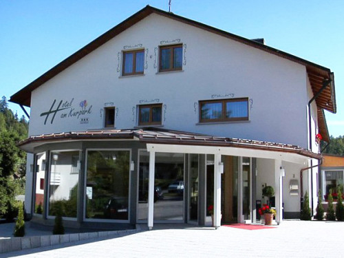 Aussenansicht_Hotel-2.jpg
